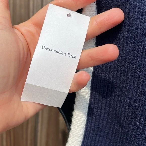 Abercrombie & Fitch Blue Vest with White Edging - Picture 6 of 6